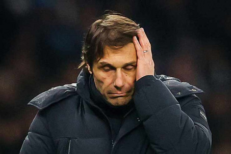Tottenham văng khỏi 2 giải đấu trong vòng 3 trận, Conte nói gì về nguy cơ bị sa thải?