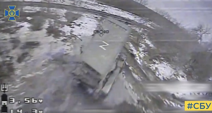 Hệ thống TOS-1A của Nga bị UAV Ukraine tấn công.