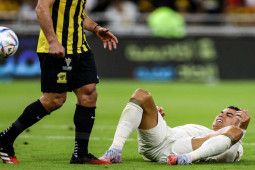 Ronaldo lạc lõng tại Al Nassr: Siêu sao nổi điên với HLV sau trận thua của Al Nassr