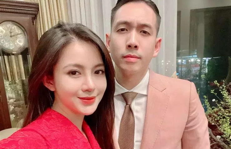 Tháng 4/2017, Tú Linh kết hôn với ông xã doanh nhân.
