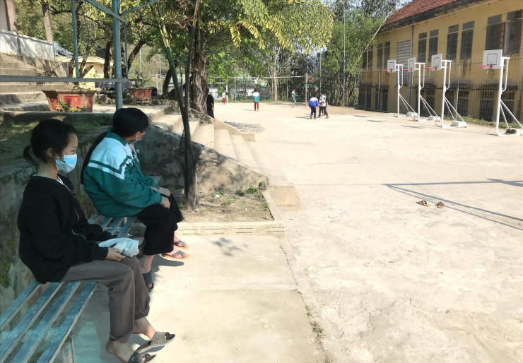 Nghệ An: Loạt học sinh nghỉ học để lấy chồng, lấy vợ - 1