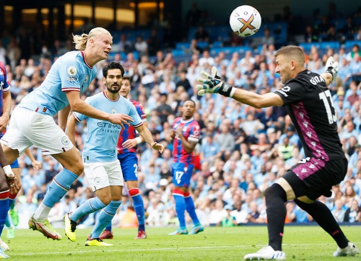 Haaland từng lập hat-trick vào lưới Crystal Palace ở lượt đi