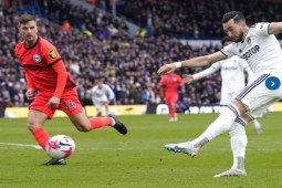 Video bóng đá Leeds - Brighton: Rượt đuổi kịch tính, áp sát Liverpool (Ngoại hạng Anh)