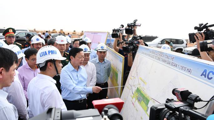 Chỉ đạo"nóng" của ông Trần Hồng Hà khi thị sát dự án sân bay Long Thành - 1