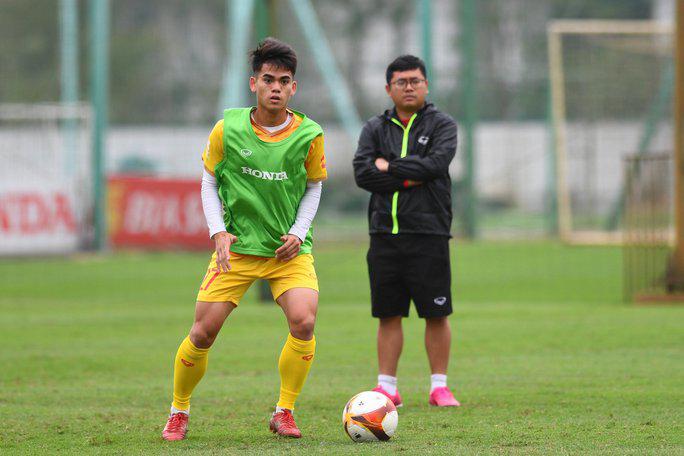 Khuất Văn Khang đã tập luyện cùng U23 Việt Nam sáng 13-3