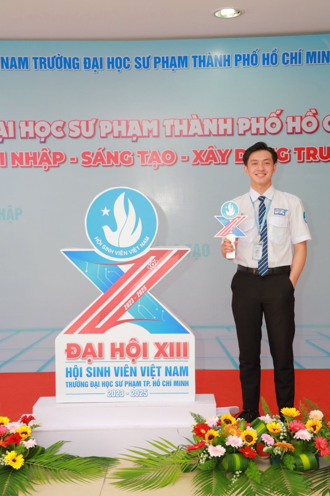 Anh tham gia Đại hội Hội Sinh viên Việt Nam Trường Đại học Sư phạm Thành phố Hồ Chí Minh.