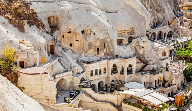Khách sạn Cappadocia Cave, Thổ Nhĩ Kỳ: Các phòng được đục vào bên trong hang động địa phương từ thời La Mã và Byzantine. Trải nghiệm tuyệt vời ở Thổ Nhĩ Kỳ này là điều bạn không thể bỏ qua.
