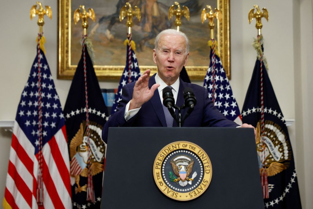 Ông Biden khẳng định sẽ cứu vãn niềm tin của người dân vào hệ thống ngân hàng Mỹ (ảnh: Reuters)