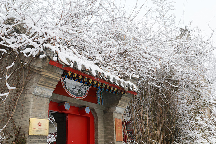 Lý do 1: Môi trường gia đình tốt là điều kiện tiên quyết quan trọng. Giáo sư Zhang Zhixue, phó hiệu trưởng Đại học Bắc Kinh từng tiến hành một cuộc khảo sát đối với&nbsp;gia đình của&nbsp;70 sinh viên xuất sắc và phát hiện ra rằng,&nbsp;70-80% sinh viên này&nbsp;xuất thân từ gia đình giáo viên.
