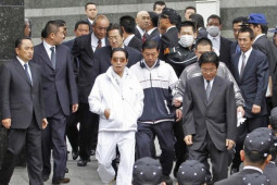 Nhật Bản: Bị phân biệt đối xử, yakuza "nóng mắt" dọa kiện hàng loạt công ty