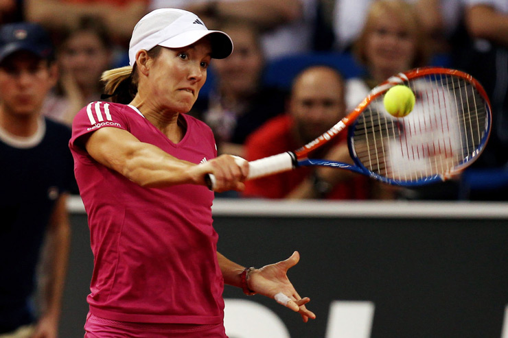 Justine Henin có thể hình khá nhỏ con nhưng cô sở hữu những cú bung trái rất hiểm hóc