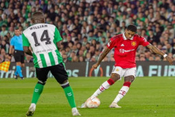 Rashford lập siêu phẩm cho MU: Vượt thành tích Ronaldo, fan khen hay như Pele