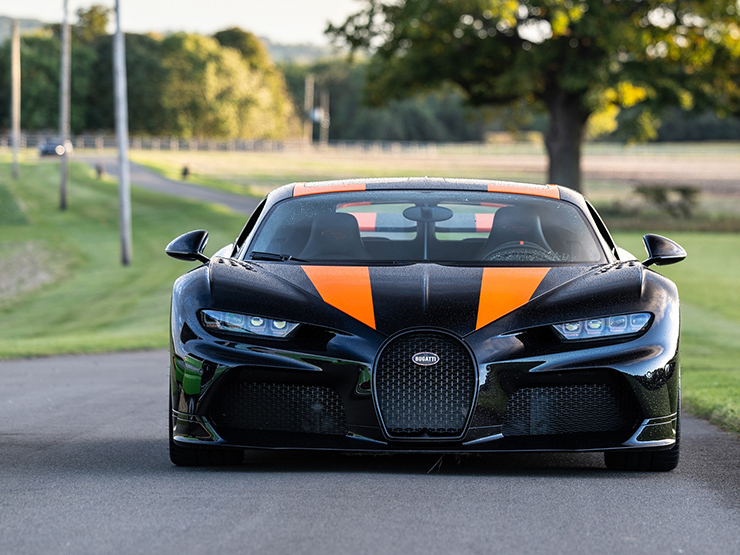 Siêu phẩm Bugatti Chiron Super Sport có giá bán hơn 117 tỷ đồng - 1