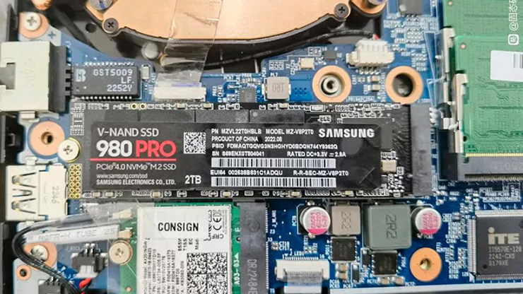 Những ổ SSD nhái trông như&nbsp;Samsung 980 Pro thật.