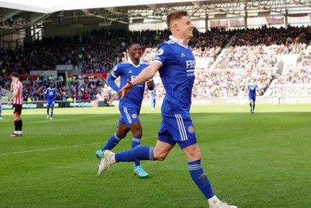 Video bóng đá Brentford - Leicester City: Kịch tính 2 bàn & thẻ đỏ, hụt vượt Liverpool (Ngoại hạng Anh)