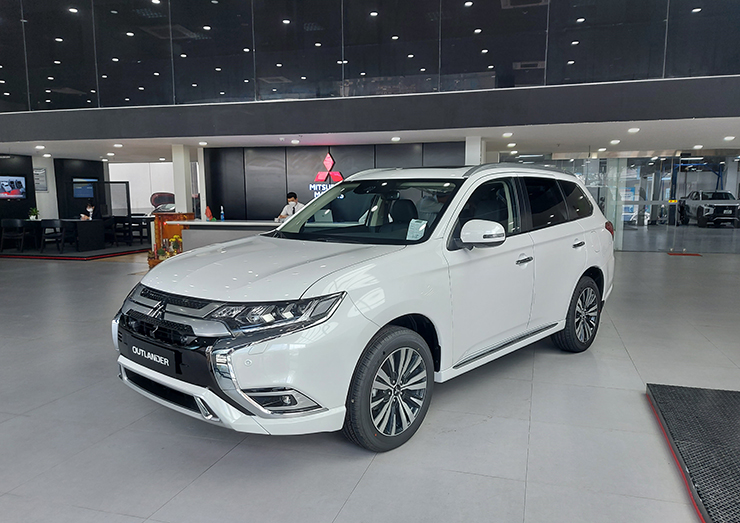 Giá xe Mitsubishi Outlander tháng 3/2023, ưu đãi 50% phí trước bạ - 2