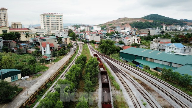 Gần 3.000 hộ dân nằm trong vùng dự án bị ảnh hưởng kéo dài gần 20 năm chưa được giải quyết.