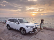 Tin tức ô tô - Giá xe Mitsubishi Outlander tháng 3/2023, ưu đãi 50% phí trước bạ