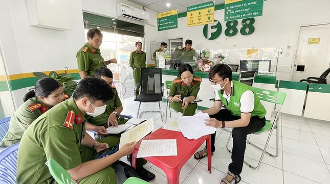 Công an tỉnh An Giang thực hiện kiểm tra các cơ sở kinh doanh của Công ty F88.