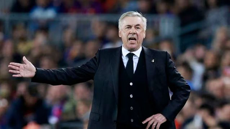 HLV Carlo Ancelotti nghi ngờ trọng tài bắt chưa chính xác