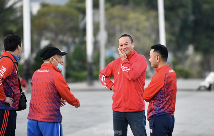 Tiền Phong Marathon 2023: Ra đường gặp &#39;cao thủ&#39; - 9