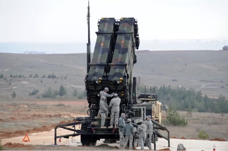 Binh sĩ Mỹ vận hành tên lửa Patriot tại một căn cứ ở Thổ Nhĩ Kỳ.