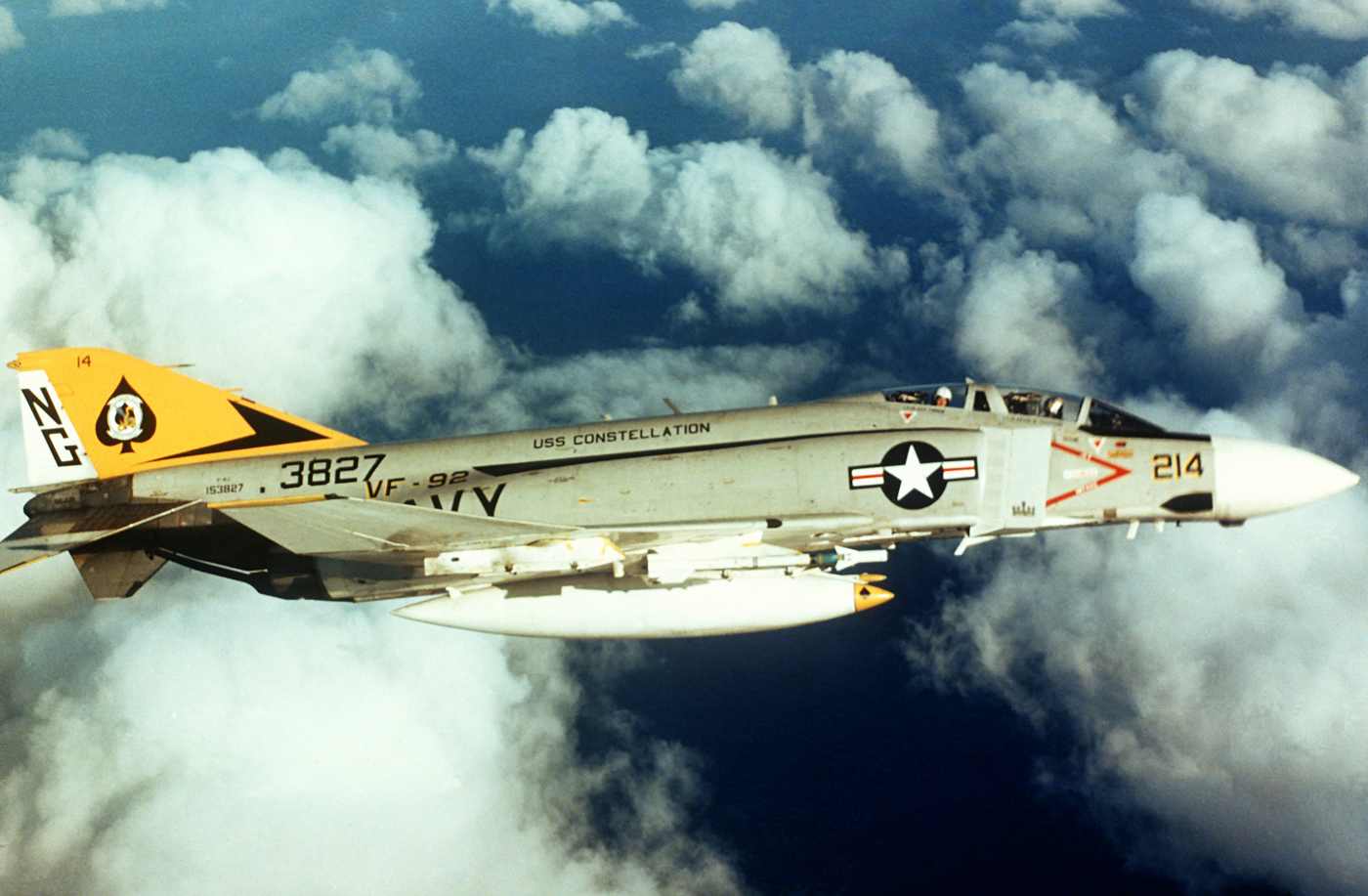 Chiến đấu cơ F-4J Phantom II của hải quân Mỹ.