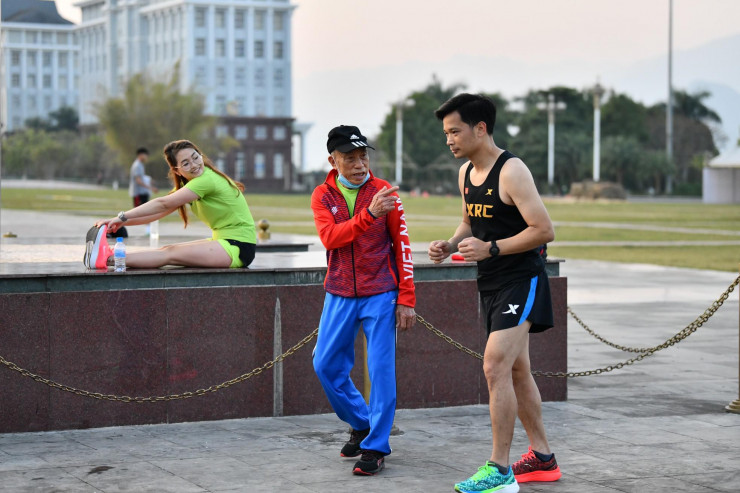 Tượng đài của Tiền Phong Marathon, HLV Bùi Lương: Một thời lẫy lừng, trọn đời đam mê - 3