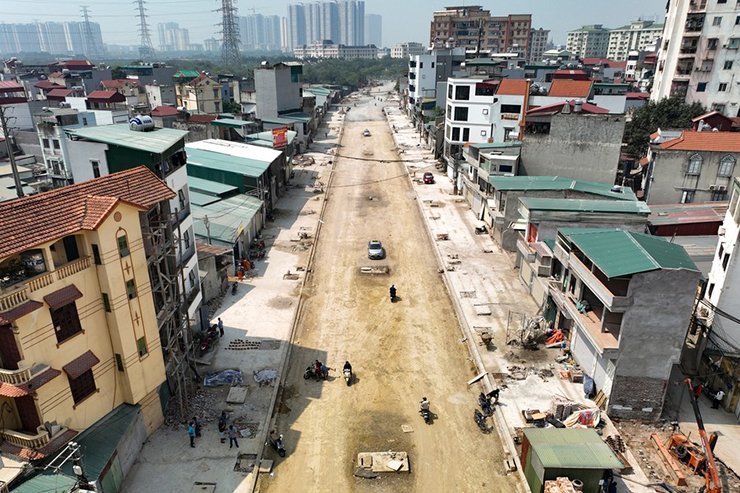 Dự án xây dựng đường nối khu đô thị Đồng Tàu - Tam Trinh tại quận Hoàng Mai dài 1,9 km với 4 làn đường. Tổng mức đầu tư cho tuyến đường dài gần 2km này là 500 tỷ đồng, gần 400 tỷ dành cho đền bù, giải phóng mặt bằng và một số hạng mục liên quan.
