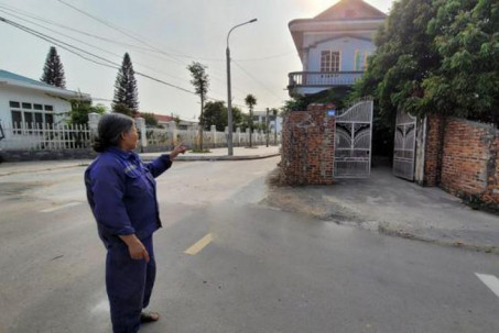 ‘Góc khuất’ phía sau ngôi nhà mọc giữa đường ở Quảng Ninh