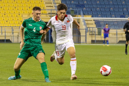 Video bóng đá U23 Việt Nam - U23 Iraq: Thẻ đỏ bất ngờ, khởi đầu sóng gió (Doha Cup)