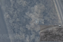 Video: Đang ẩn trong rừng, xe tăng T-72M1 Ukraine bị UAV Lancet của Nga tấn công, phát nổ