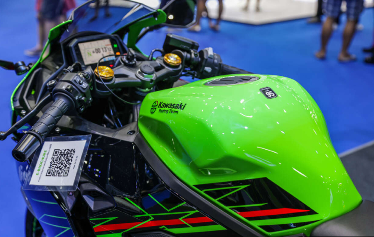 2023 Kawasaki ZX-4R trình làng, giá từ hơn 220,8 triệu đồng - 10