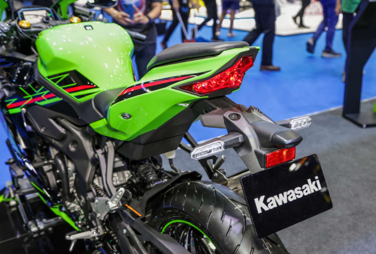 2023 Kawasaki ZX-4R trình làng, giá từ hơn 220,8 triệu đồng - 8