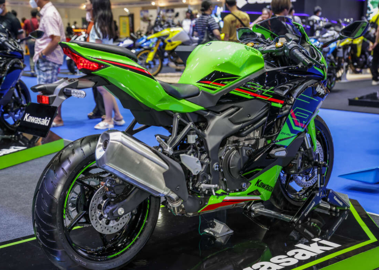 2023 Kawasaki ZX-4R trình làng, giá từ hơn 220,8 triệu đồng - 11