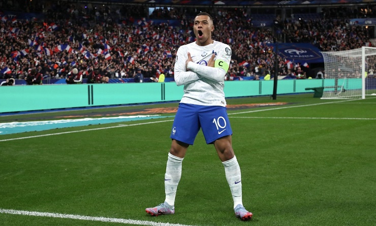 Mbappe tỏa sáng với 2 bàn và 1 kiến tạo trong lần đầu tiên đeo băng đội trưởng ĐT Pháp