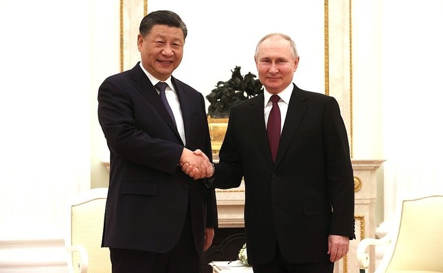Tổng thống Nga Vladimir Putin và Chủ tịch Trung Quốc Tập Cận Bình. Ảnh: Reuters