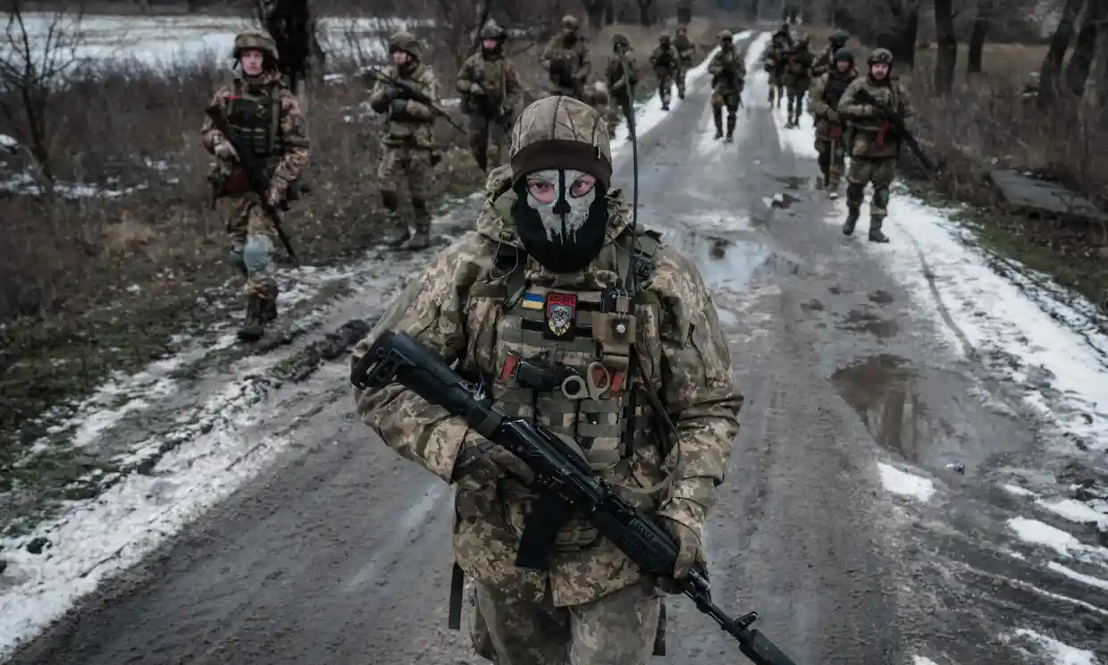 Một nhóm lính Ukraine ở Donetsk (ảnh: Reuters)