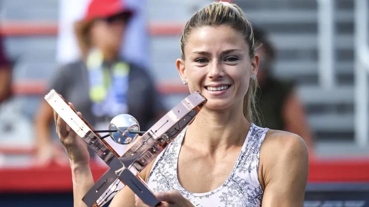 Camila Giorgi là tay vợt sinh năm 1991, đến từ Macerata, một thành phố miền trung Italia.
