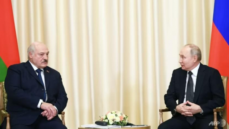 Tổng thống Nga Vladimir Putin (phải) và Tổng thống Belarus - ông Alexander Lukashenko. Ảnh: SPUTNIK