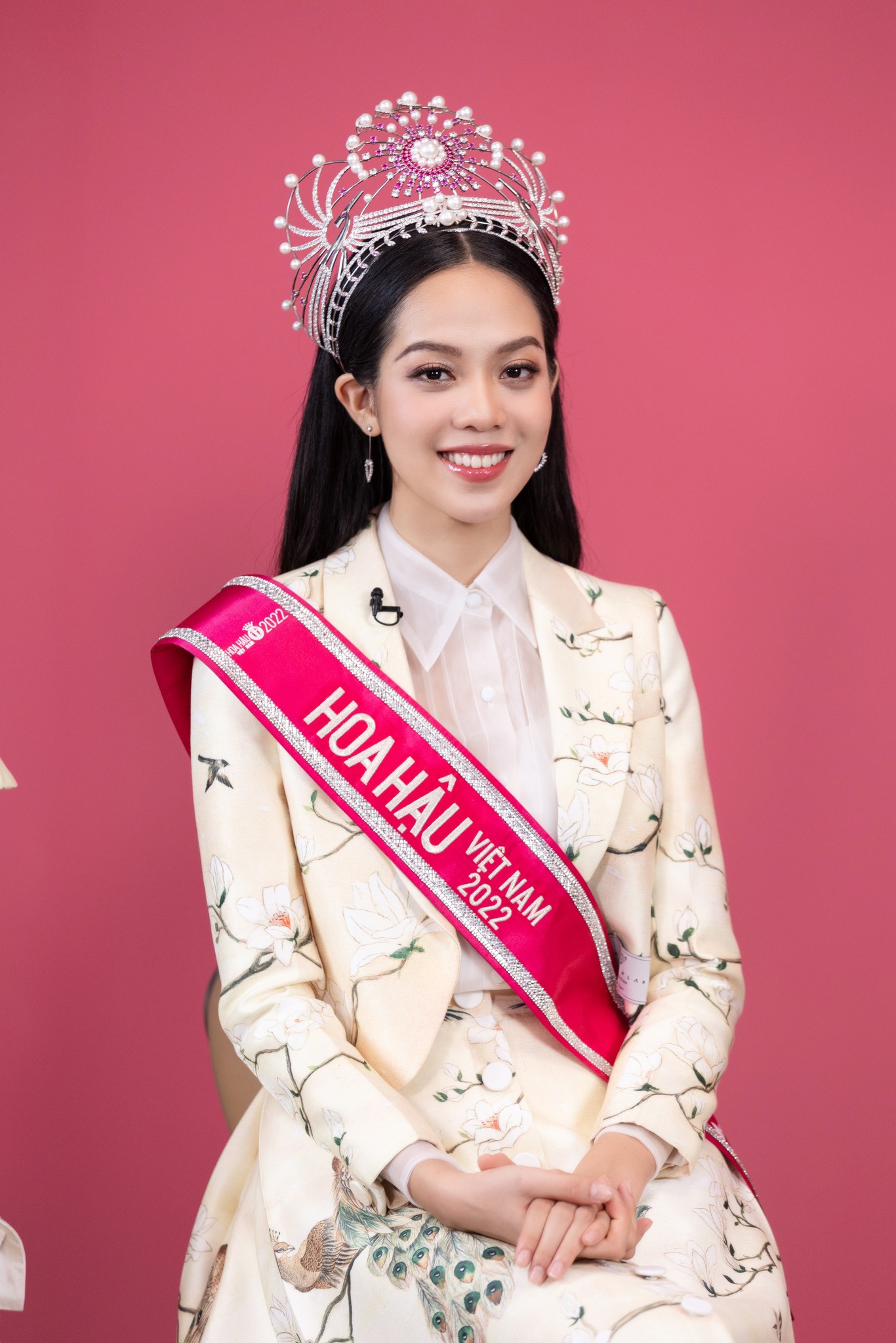 Hoa hậu Việt Nam 2022 mới đăng quang đã thừa nhận sửa ngực, nhan sắc gây bất ngờ - 3