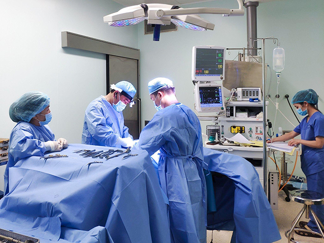 Lựa chọn đơn vị uy tín và đội ngũ y bác sĩ dày dặn kinh nghiệm là yếu tố tạo nên thành công của ca phẫu thuật thẩm mỹ - Ảnh Bác sĩ Trịnh Quang Đại