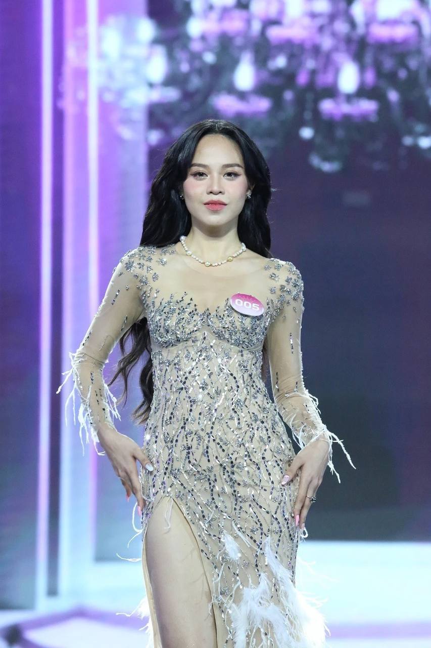 Hoa hậu Việt Nam 2022 mới đăng quang đã thừa nhận sửa ngực, nhan sắc gây bất ngờ - 5