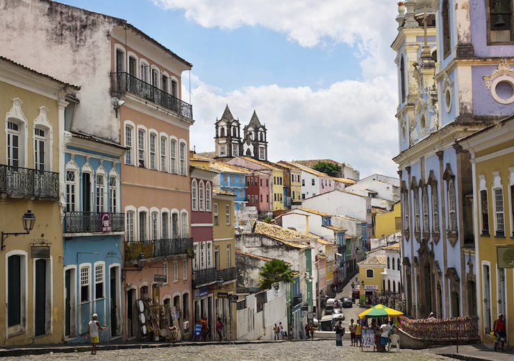 Salvador, Brazil: Là thành phố lớn thứ ba của Brazil, Salvador cũng là một địa điểm tiệc tùng, nơi tổ chức bữa tiệc lớn nhất thế giới: lễ hội Carnival hằng năm.
