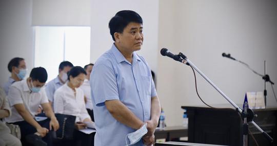 Cựu chủ tịch UBND TP Hà Nội Nguyễn Đức Chung tại phiên tòa khác. Ảnh: T.L.