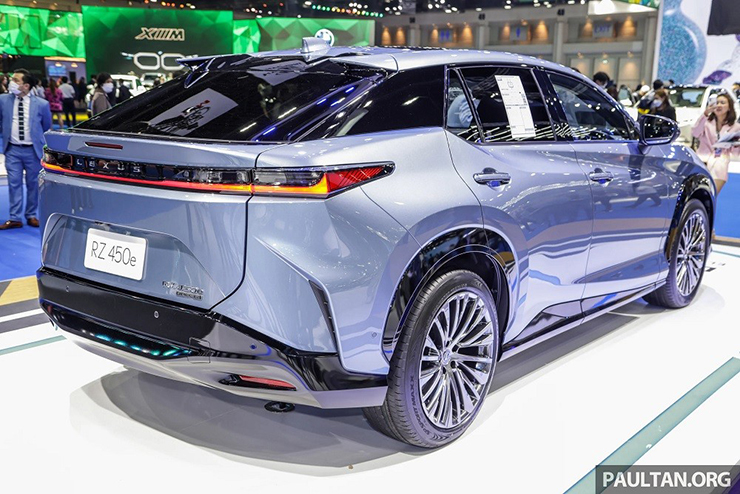 Lexus RZ 2023 chính thức mở bán, xe điện giá từ 2,6 tỷ đồng - 11