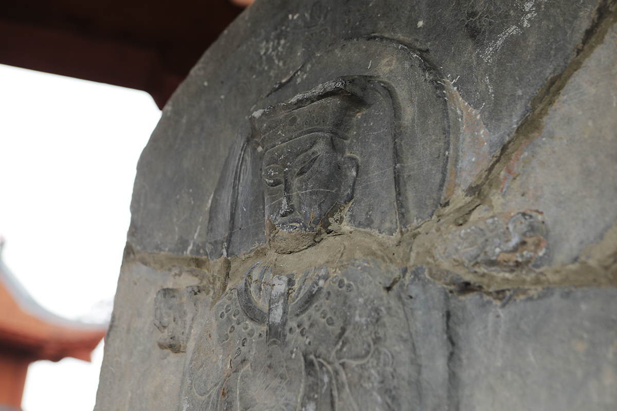Bí mật về tấm bia khắc nổi hình vua được công nhận là bảo vật quốc gia - 8
