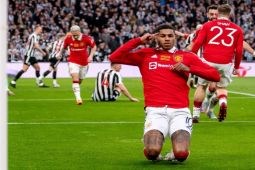 MU đấu Newcastle giữ top 3: Sau Rashford đến lượt Martial trở lại