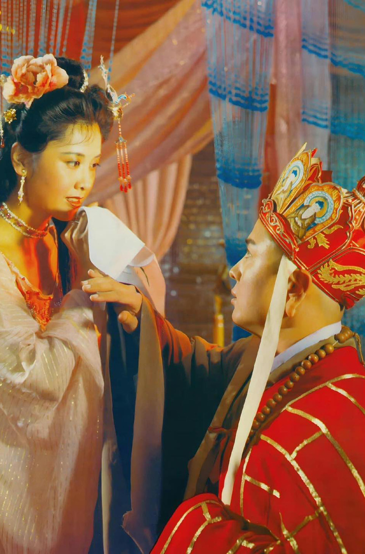 Trong phim, thầy trò Đường Tăng phải mất 14 năm đến Thiên Trúc. Sự thật, pháp sư Huyền Trang chỉ mất hơn 1 năm để đến đất Phật.

