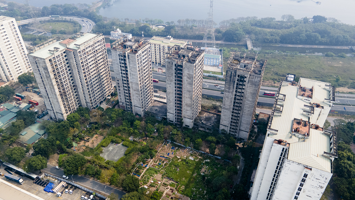 Dự án đầu tư xây dựng nhà ở cho học sinh, sinh viên Pháp Vân-Tứ Hiệp (ký túc xá Pháp Vân - Tứ Hiệp) được đầu tư bằng nguồn vốn ngân sách với chi phí đầu tư 1.900 tỷ đồng.